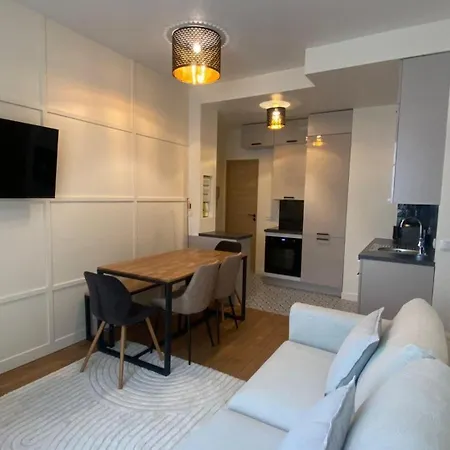 Apartment Nouveau - Emplacement Ideal Pour 6p